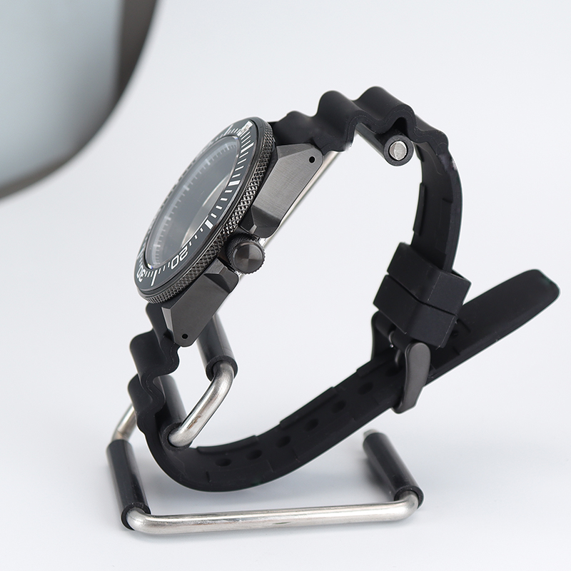 43.8 مللي متر غواص ساعة حافظة  - مراجعة Rubber Strap Diver وسعره