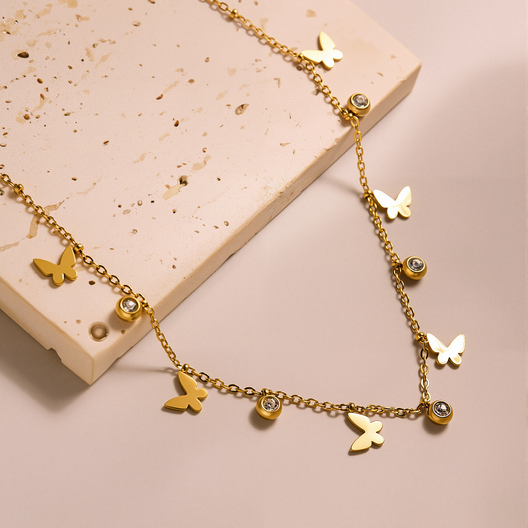 قلادة فراشة CZ مع شرابة من الف - مراجعة Butterfly Clasp Deployant وسعره